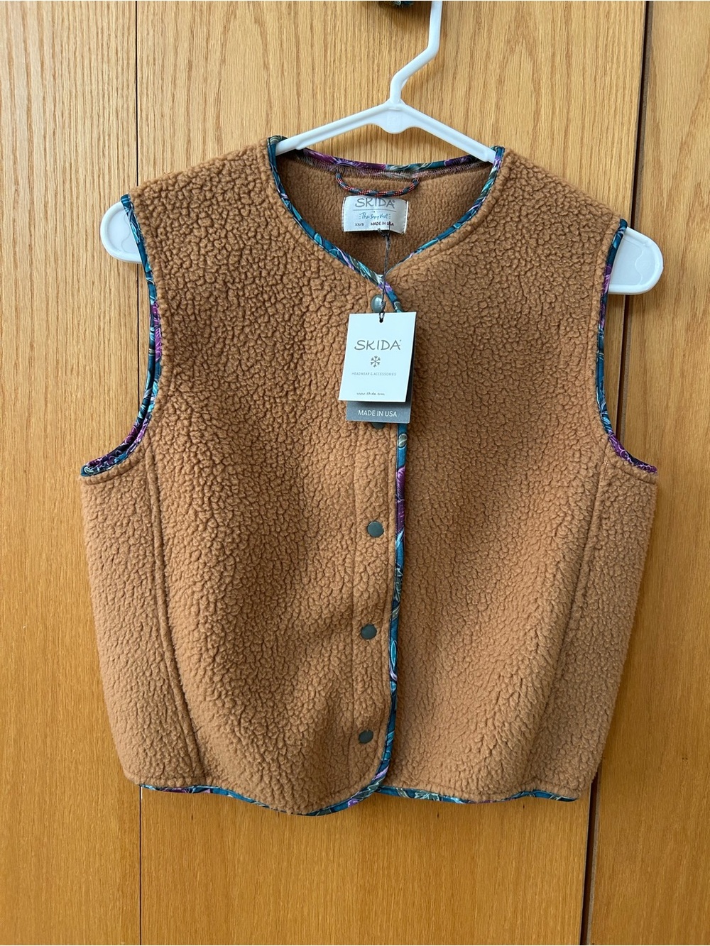 NWT! SKIDA Snap Vest, color Biscuit. Slightly cropped, versatile layer. Made US